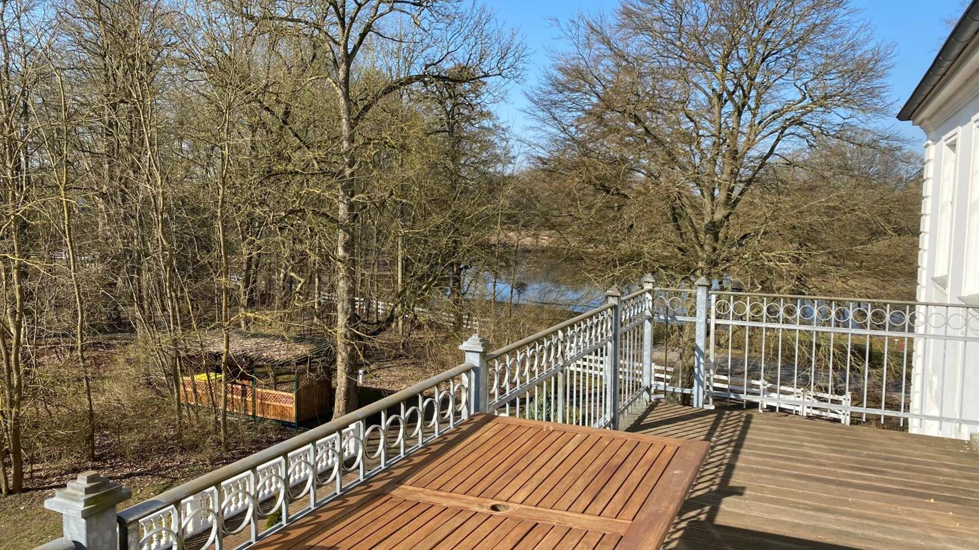 Schloss Badow Bagian luar foto