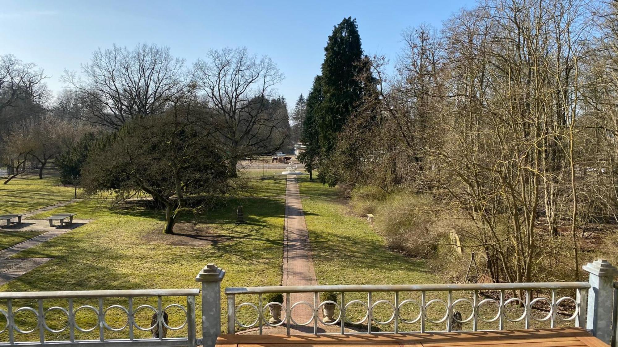 Schloss Badow Bagian luar foto